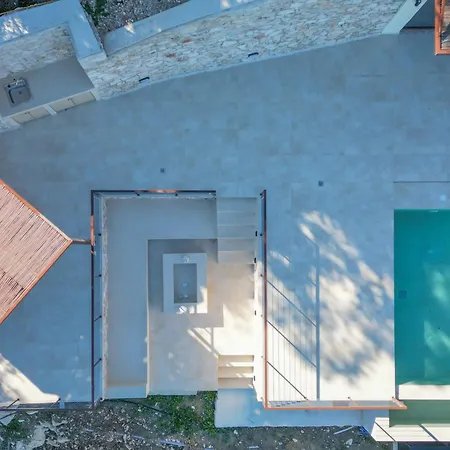 Villa Mulberry